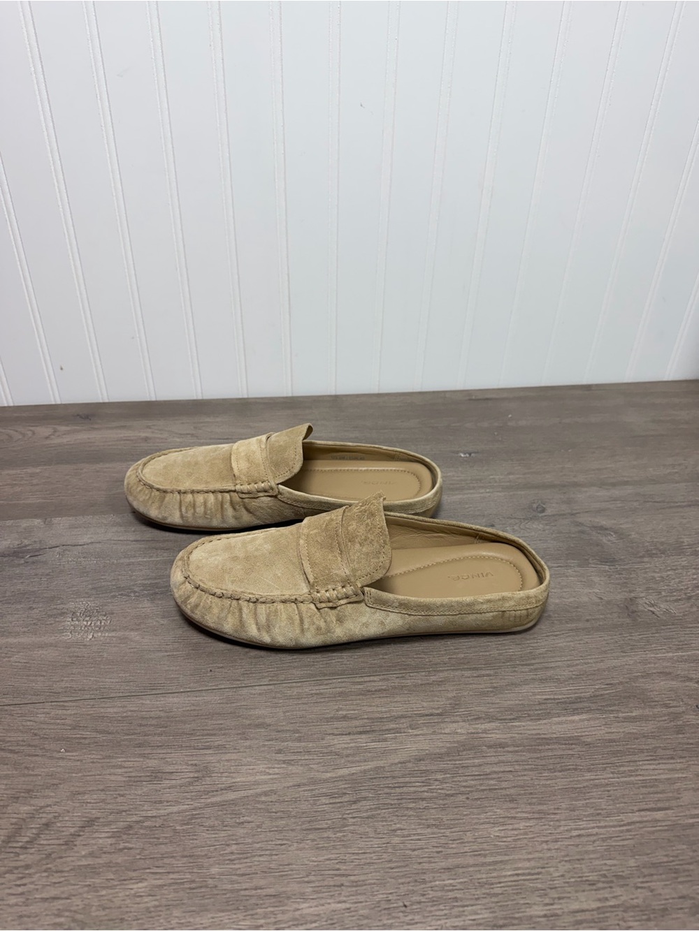 Brand new women’s Vince Berkley suede driver mules size 9 - Picture 2 of 9
